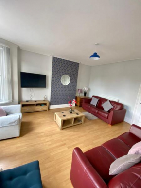 Eden Stay 5 Bedroom House